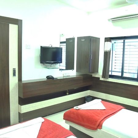 Hotel Excel Executive Amrāvati Exterior photo