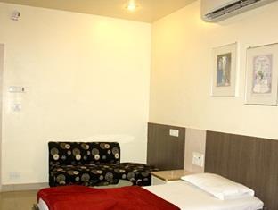 Hotel Excel Executive Amrāvati Exterior photo