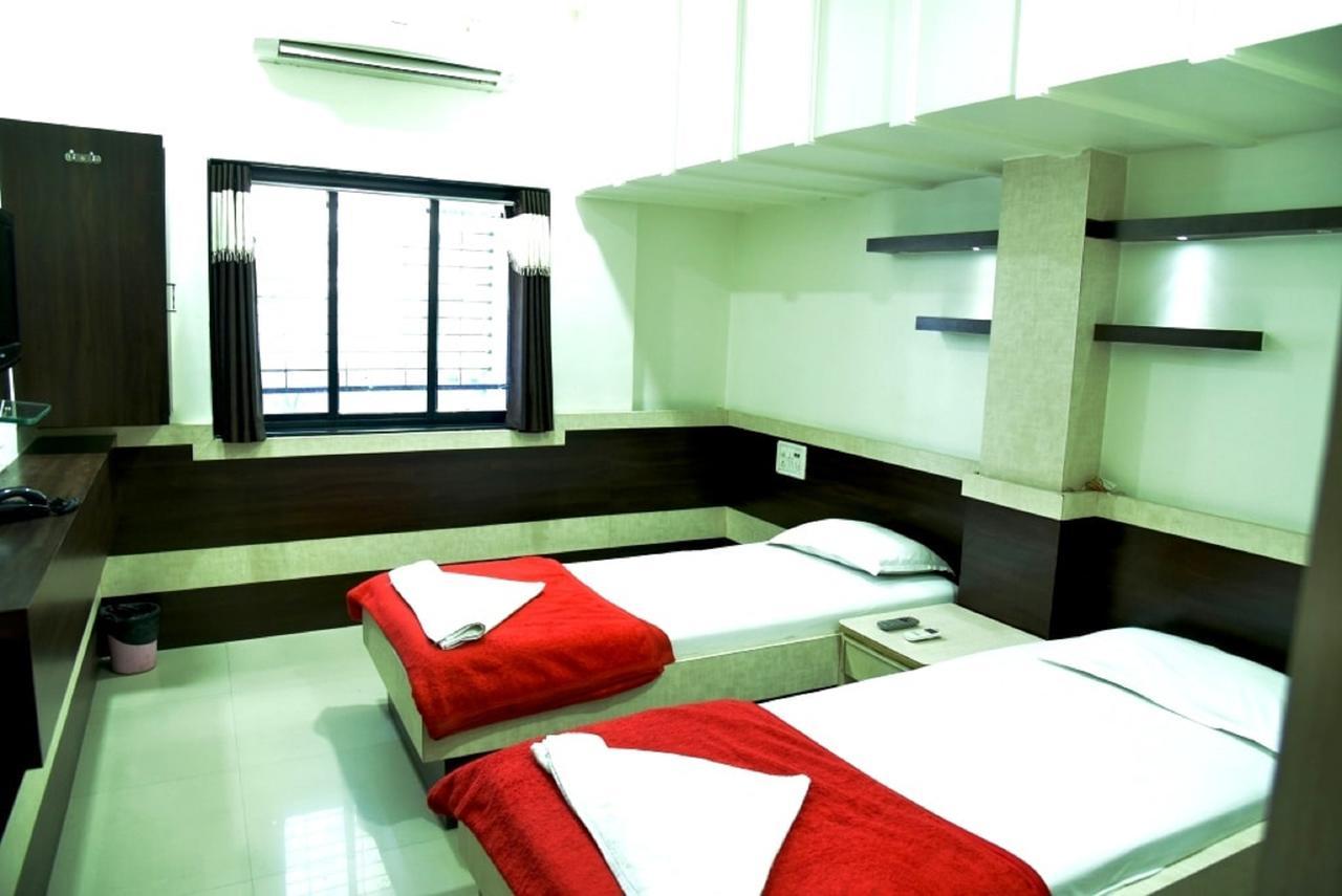 Hotel Excel Executive Amrāvati Exterior photo